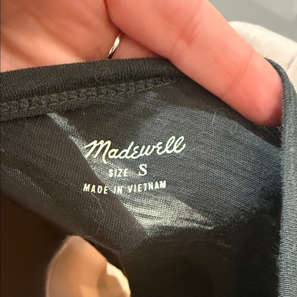 Green V-Neck Long Sleeve Top - Picture 2 of 2